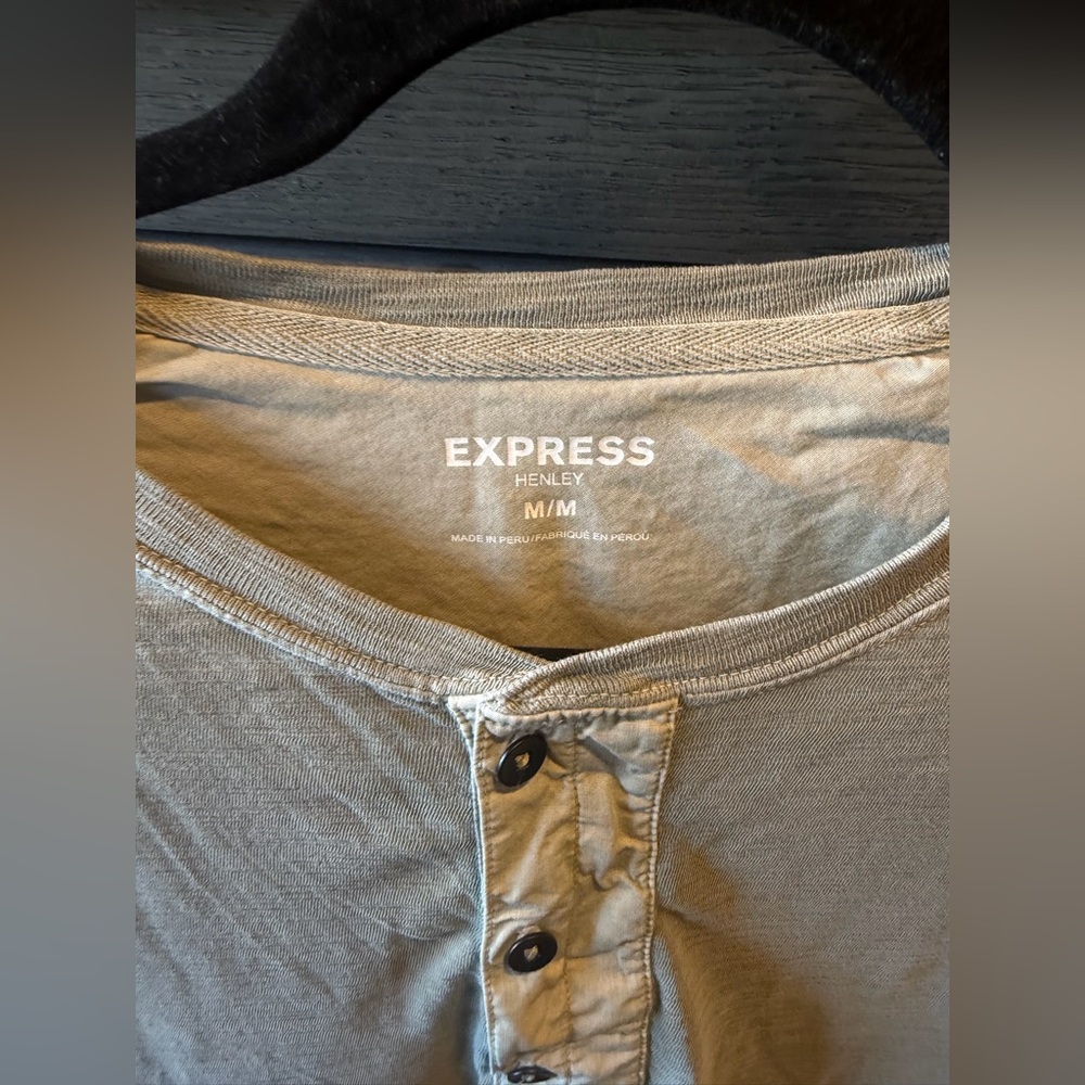 Express Men's Olive Green Henley Shirt Size Medium - Picture 2 of 6